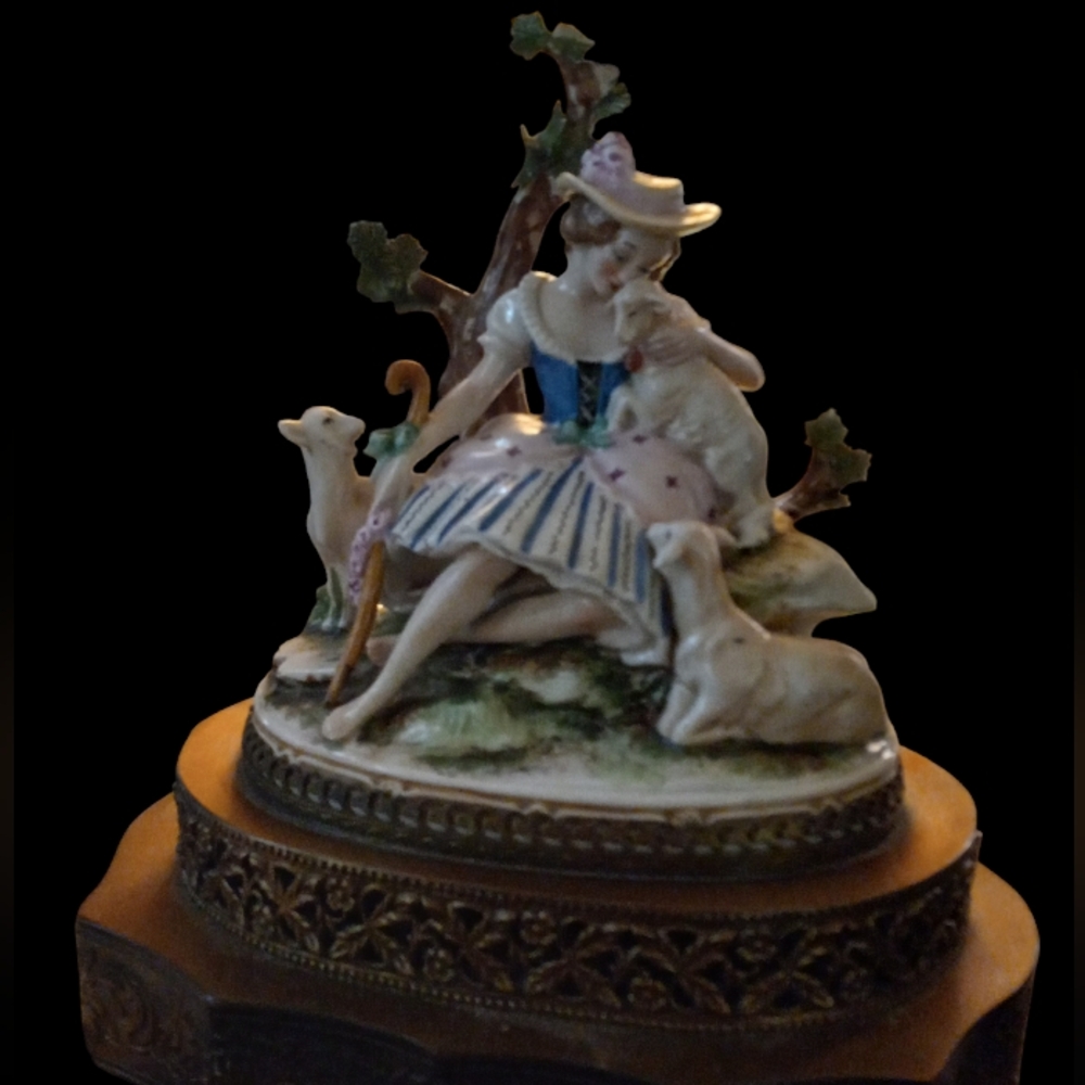 Antique pr. Bavaria side table Lamp